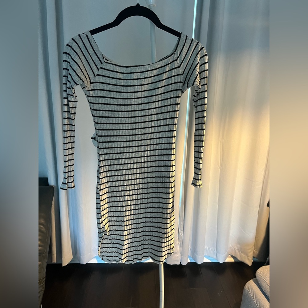Black and white long sleeved dress.